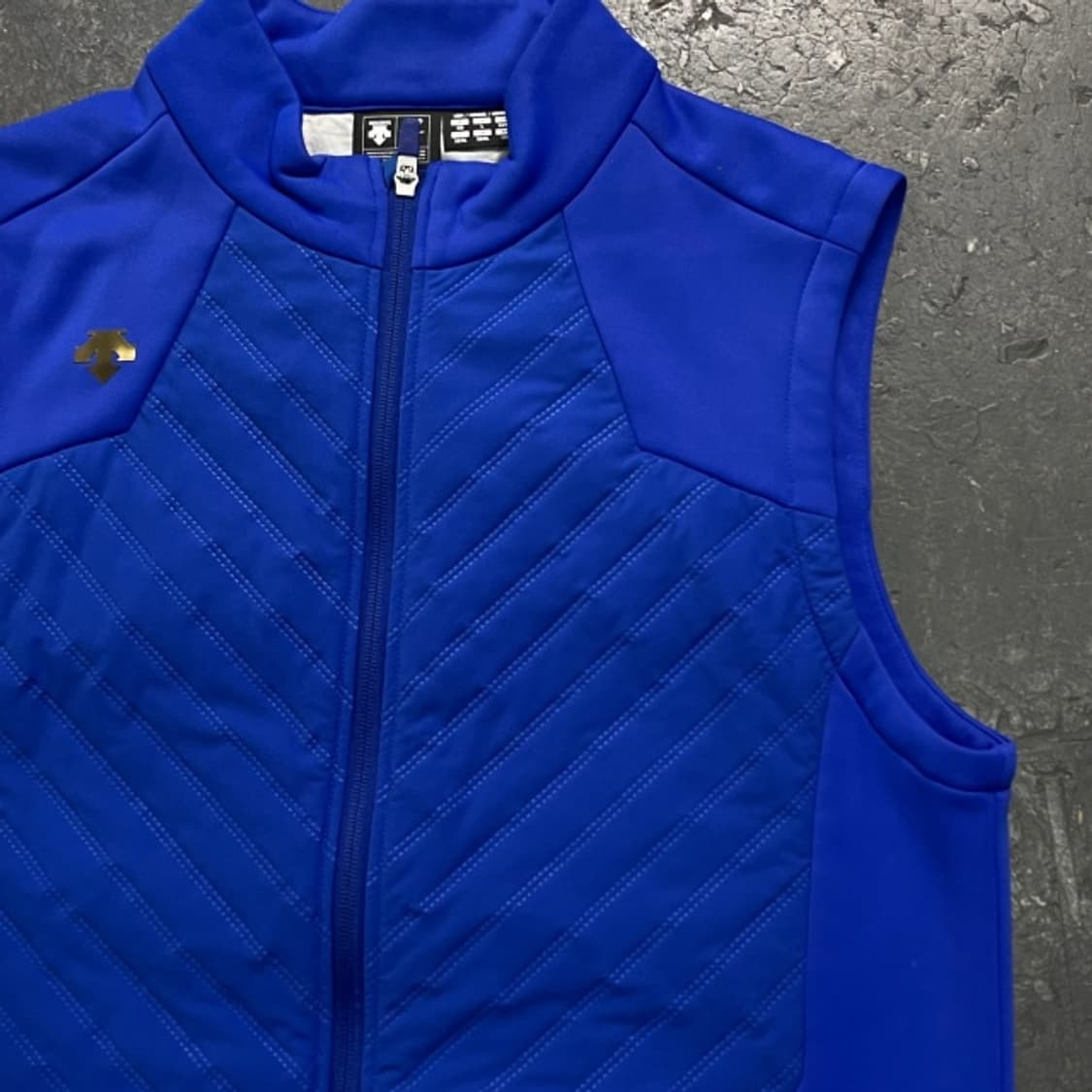 100 데상트 골프 조끼 상품이미지2