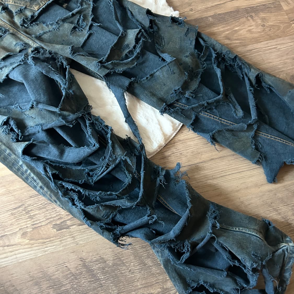 발렌시아가 슈퍼 디스트로이드 데님팬츠 상품이미지6