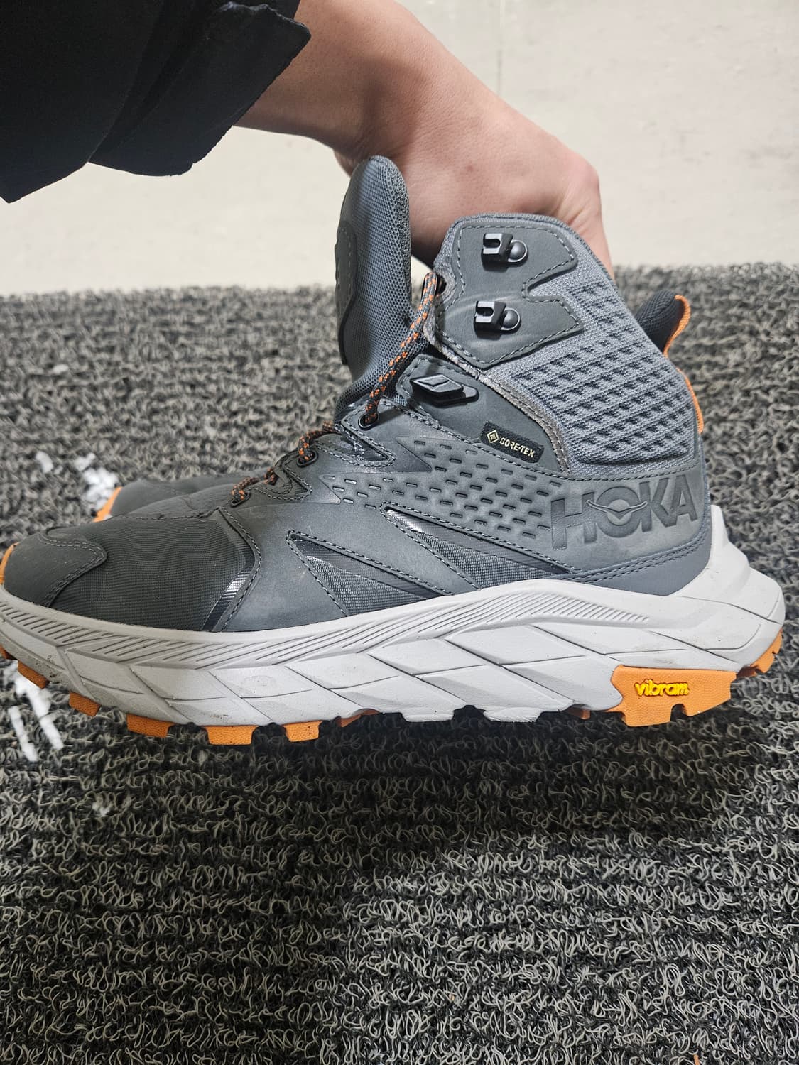 호카 아나카파 고어텍스 미드 상품이미지2