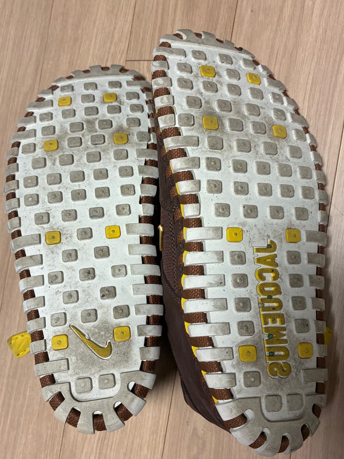 자크뮈스x나이키 포스 260 브라운. 상품이미지2