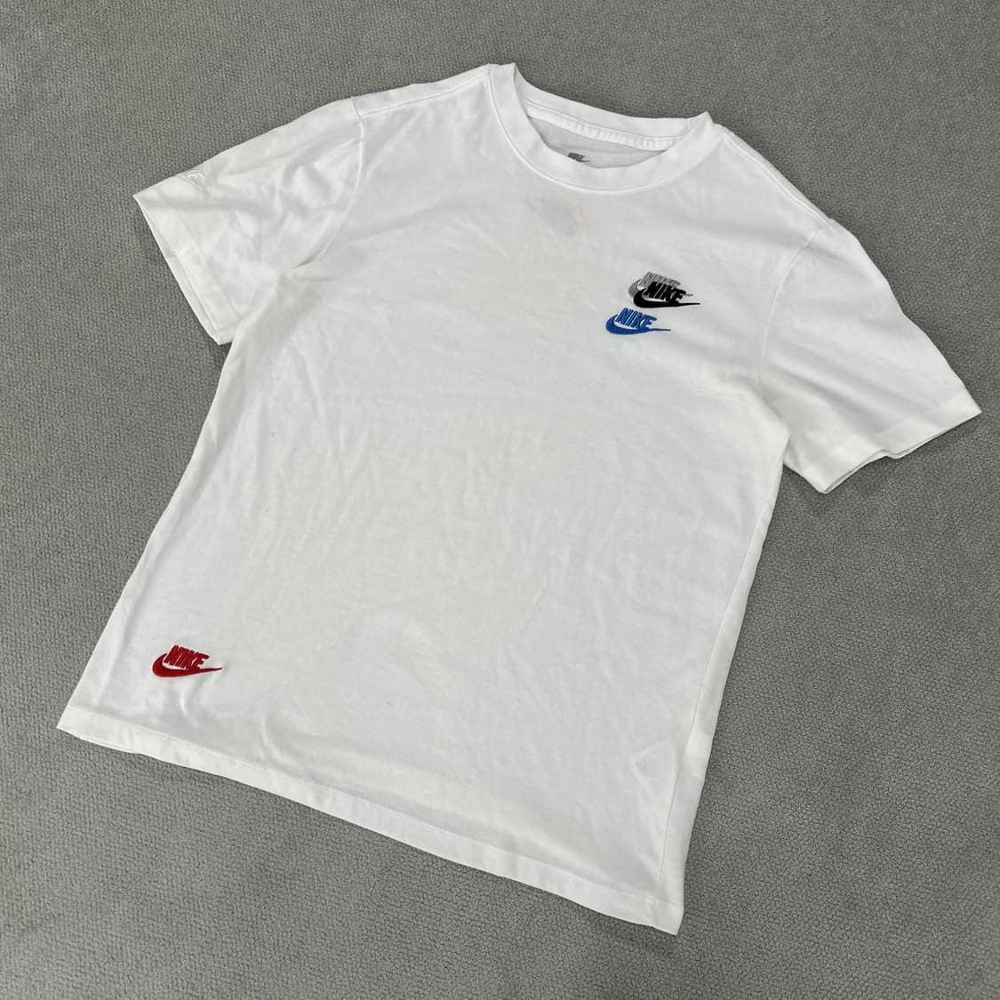 나이키 화이트 반팔티 멀티 로고 m 상품이미지1