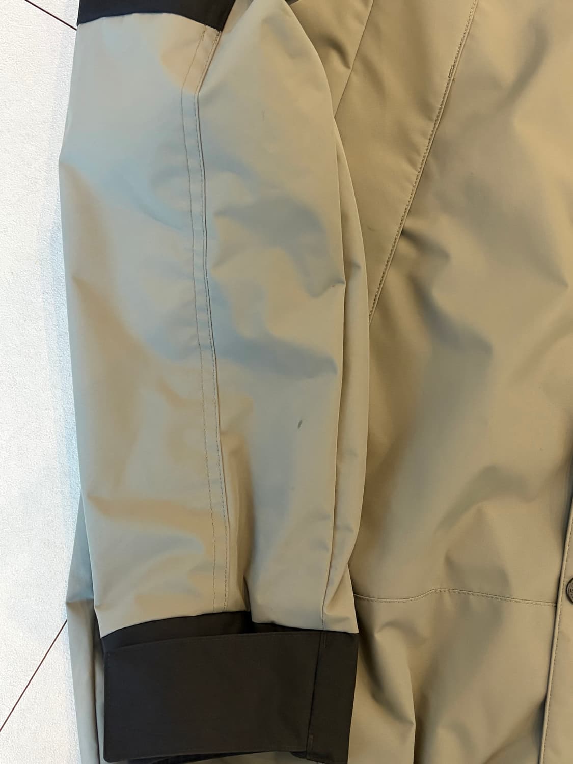 노스페이스 카키 바람막이 95(m) 상품이미지3