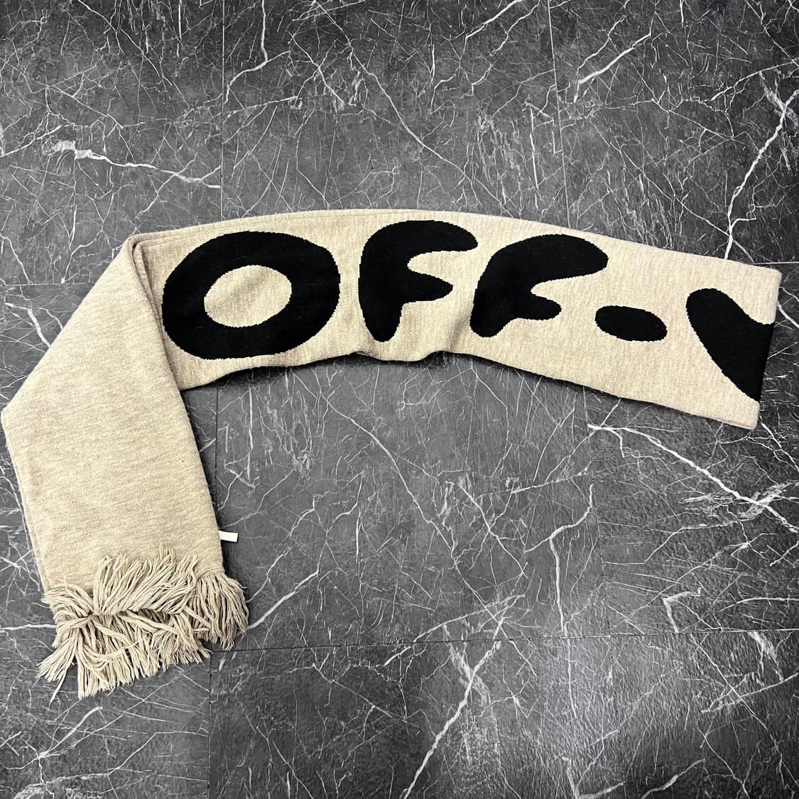 오프화이트 MIRROR 양면 로고 롱 머플러 상품이미지7