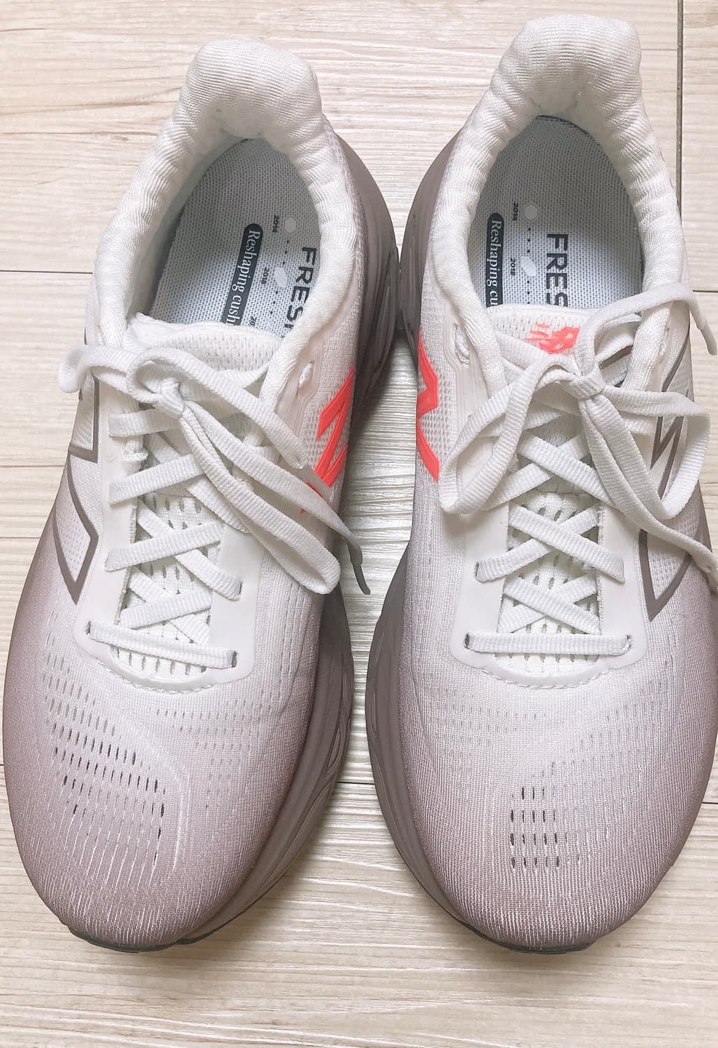 뉴발란스 프레시 폼 1080v14  ,245mm 상품이미지1