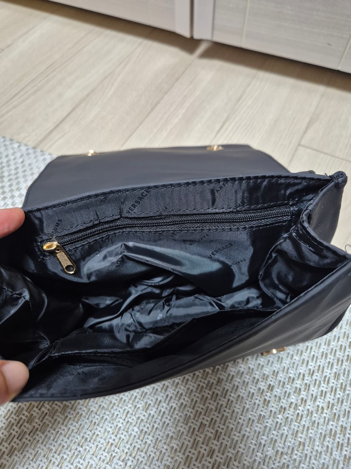 (정품) 베르사체 메두사 크로스가방 메두사 퍼퓸 가방 상품이미지5