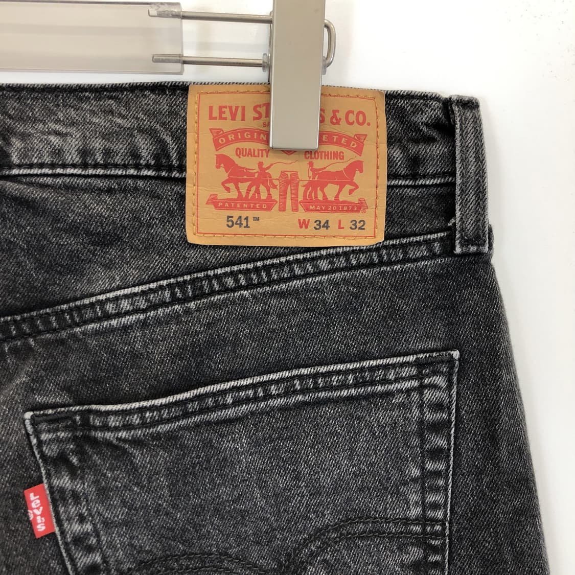 리바이스 541 흑청 데님진 34 인치 상품이미지4