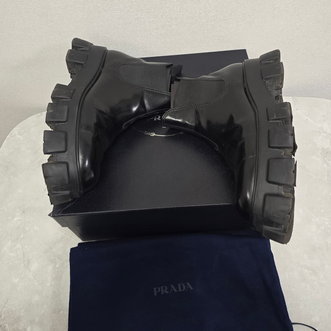 프라다 모놀리스 첼시 부츠 9사이즈 판매 상품이미지4