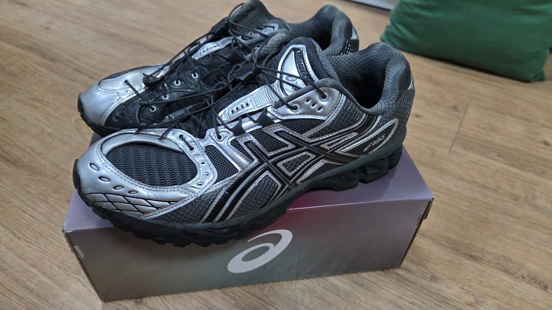 아식스x언어펙티드 젤 님버스 실버 285사이즈 상품이미지3