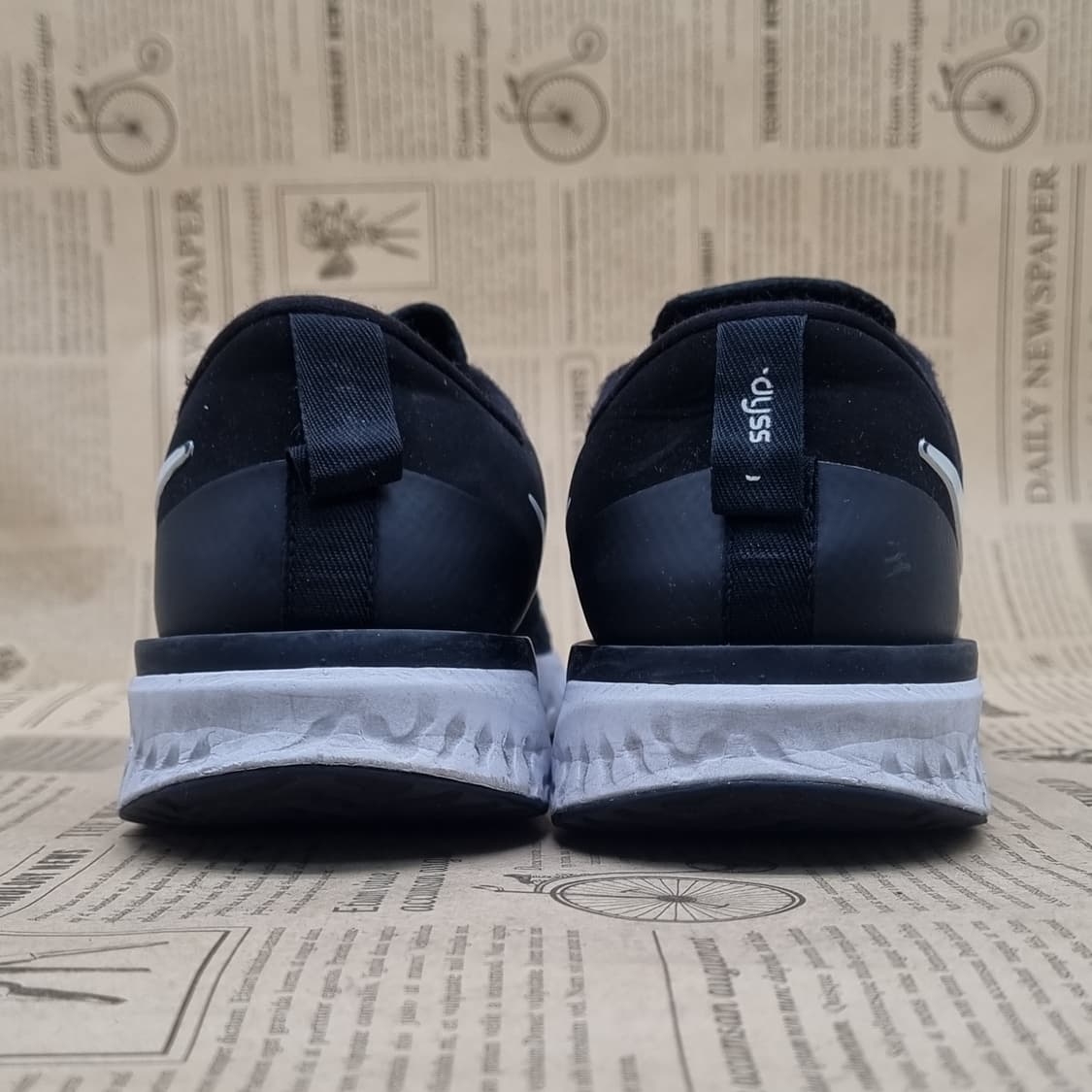 나이키 리액트 오딧세이 여성운동화235 상품이미지4