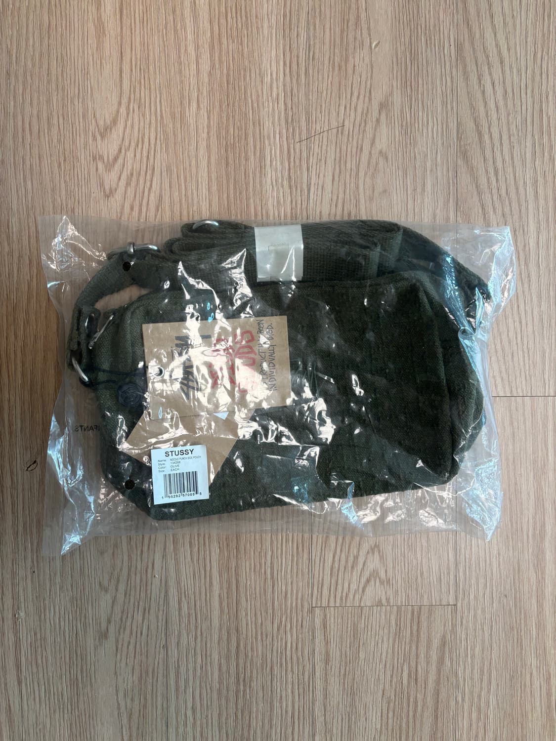 스투시 니들 펀치 사이드 파우치 올리브 상품이미지2