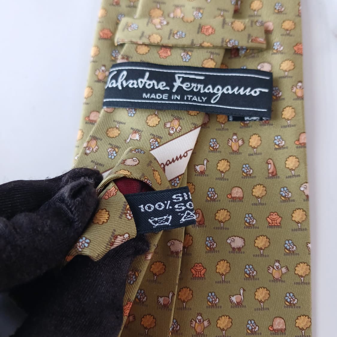 페라가모 실크 연두 멀티 모티브 넥타이 9.1cm A+등급 A19495
 상품이미지9