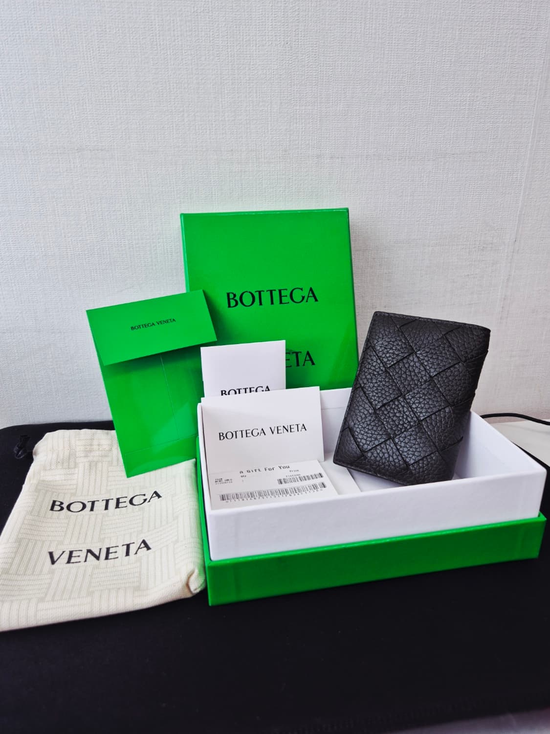 보테가베네타 인트레치아토 플랩카드지갑 상품이미지1