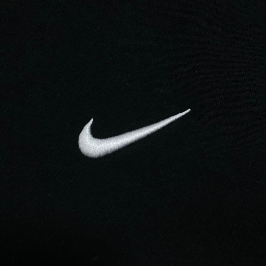 나이키 스우시 스몰 로고 블랙  미니멀 후드티 상품이미지2
