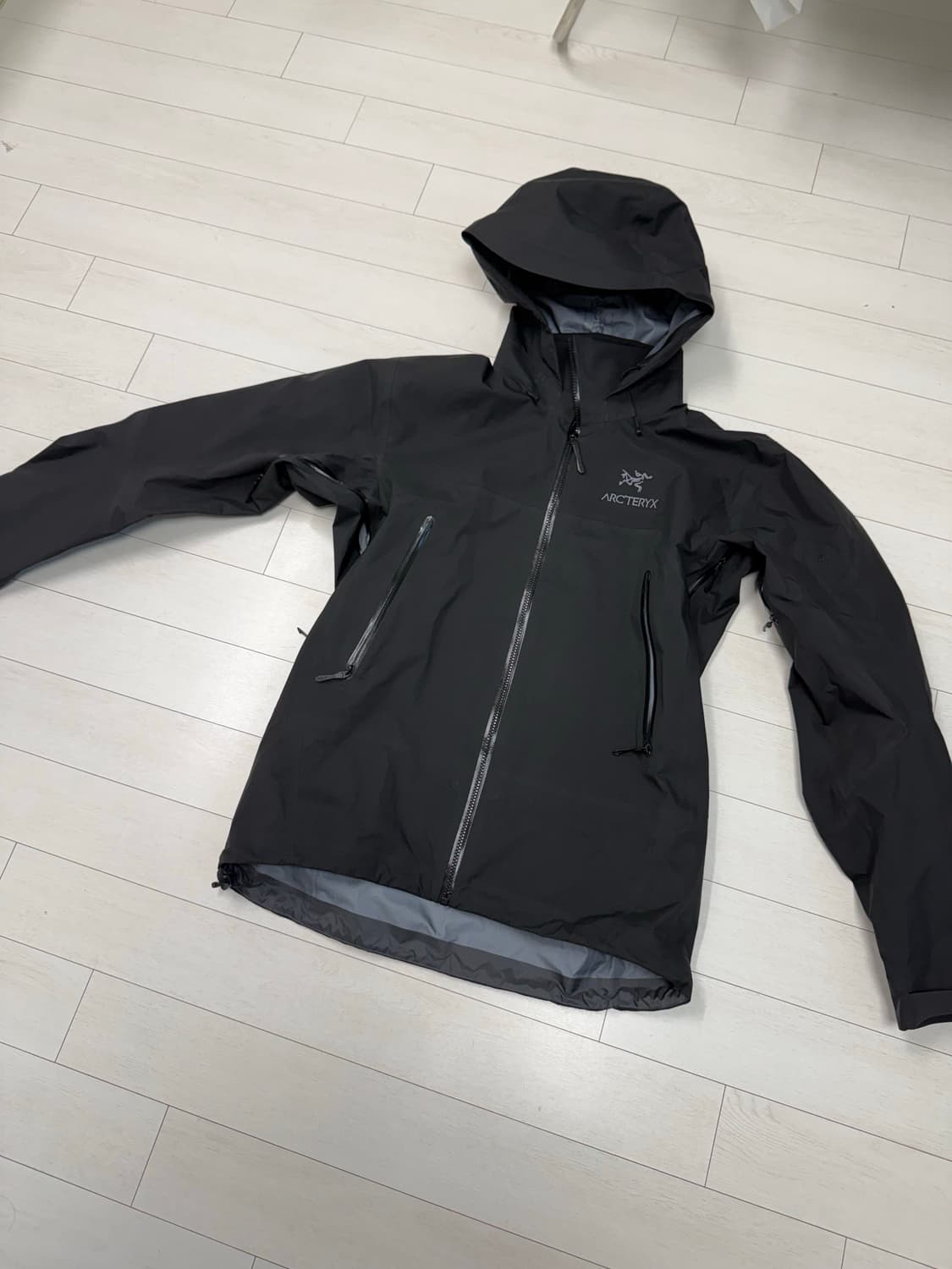 아크테릭스 베타 ar M 사이즈 블랙  한번 입었습니다  상태 9.9/1 상품이미지1