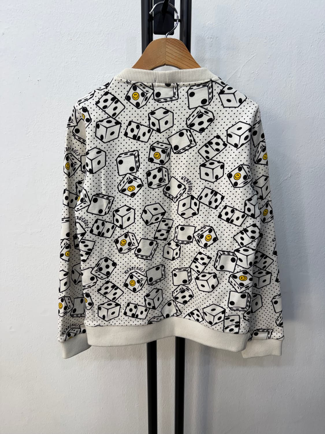 정품) 파리게이츠 여성 다이스 패턴 스웨트 맨투맨 1ㅋ 상품이미지4