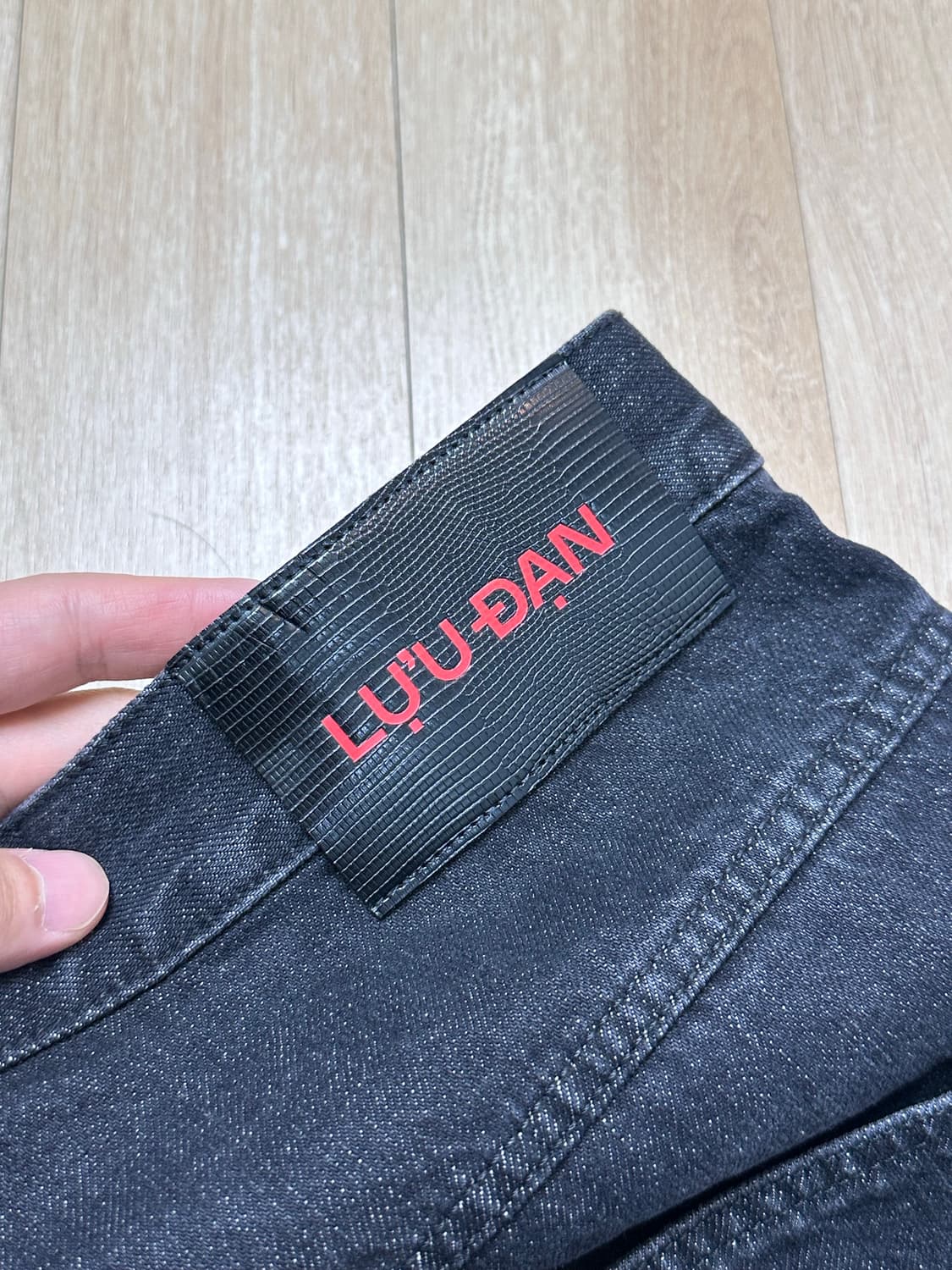 [32] 루단 플리츠 데님 팬츠 블랙 상품이미지8