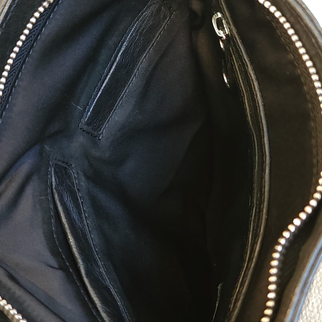 살바토레 페라가모 주름가공 가죽 크로스 백 메신져백 상품이미지9