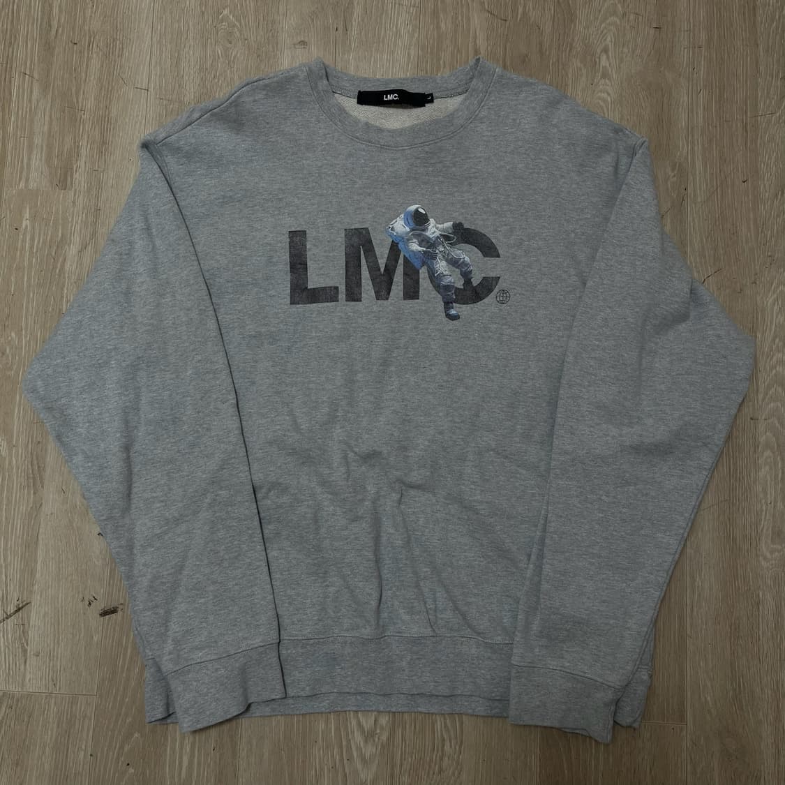 LMC 엘엠씨 빅로고 서클 백프린팅 맨투맨 티셔츠 [그레이] L/100 상품이미지1