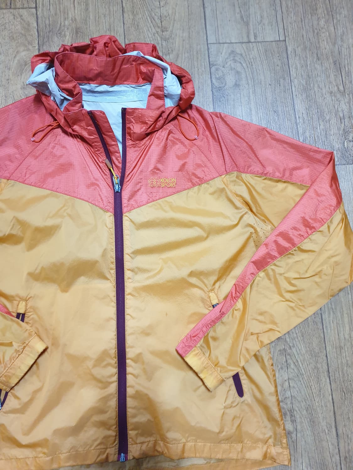 1212 코오롱 아웃도어 바람막이 95 사이즈입니다 상품이미지3