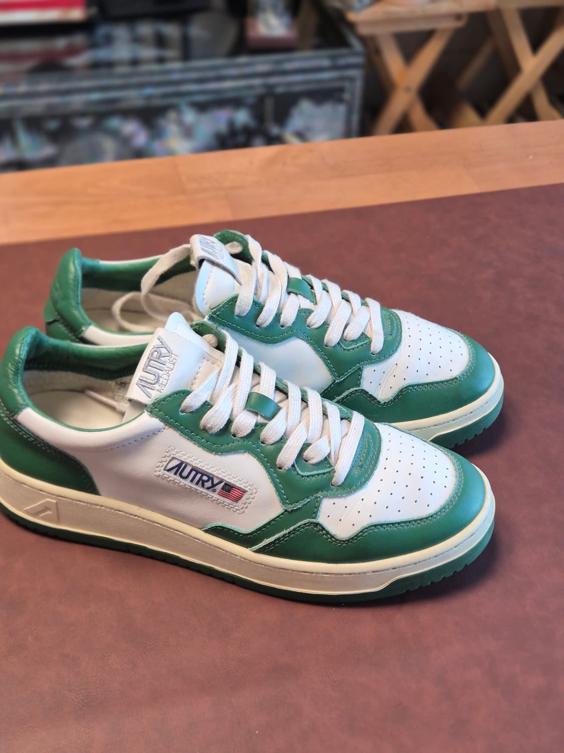 실착용2회 260-265(41) 오트리 메달리스트 로우 스니커 상품이미지2