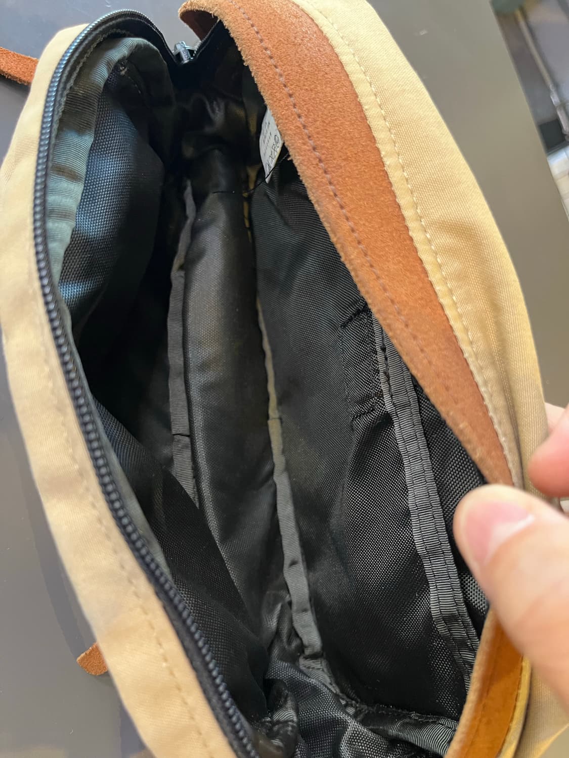 그레고리 구형 로고 카프드 파우치 상품이미지4