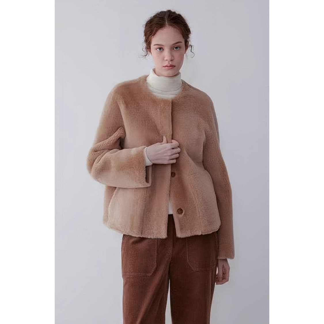 일라일 24 라운드넥 숏 무스탕 자켓 상품이미지1