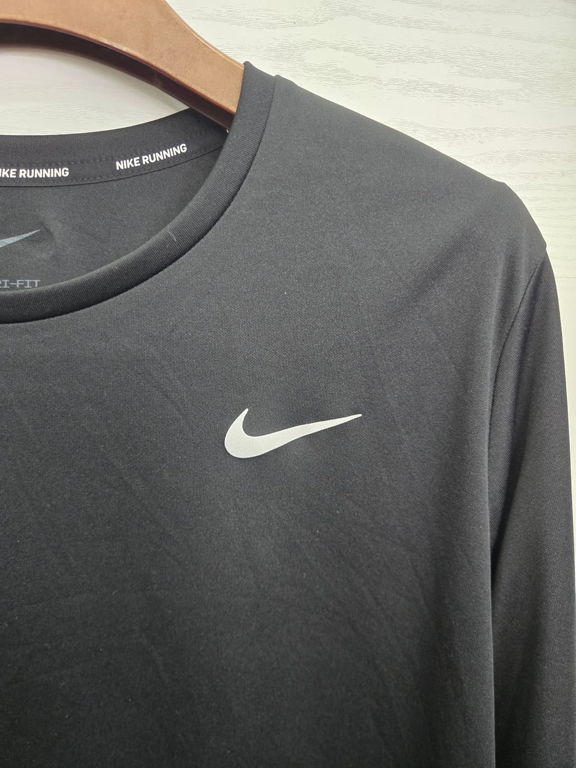105,XL )) NIKE 나이키 러닝 드라이핏 긴팔티셔츠! 블랙&화이트 상품이미지3