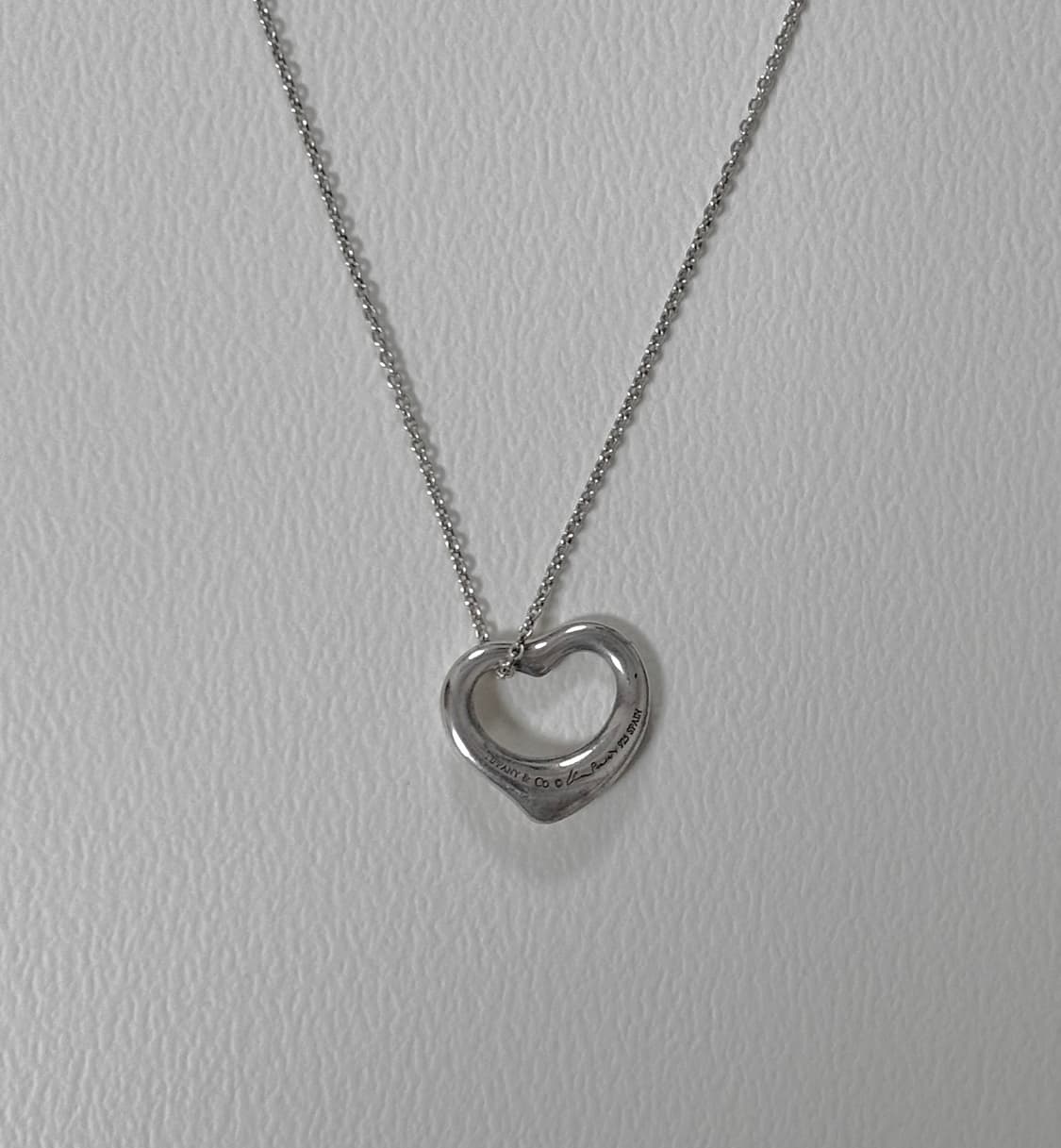 티파니앤코 오픈 하트 펜던트 16mm 실버 상품이미지2