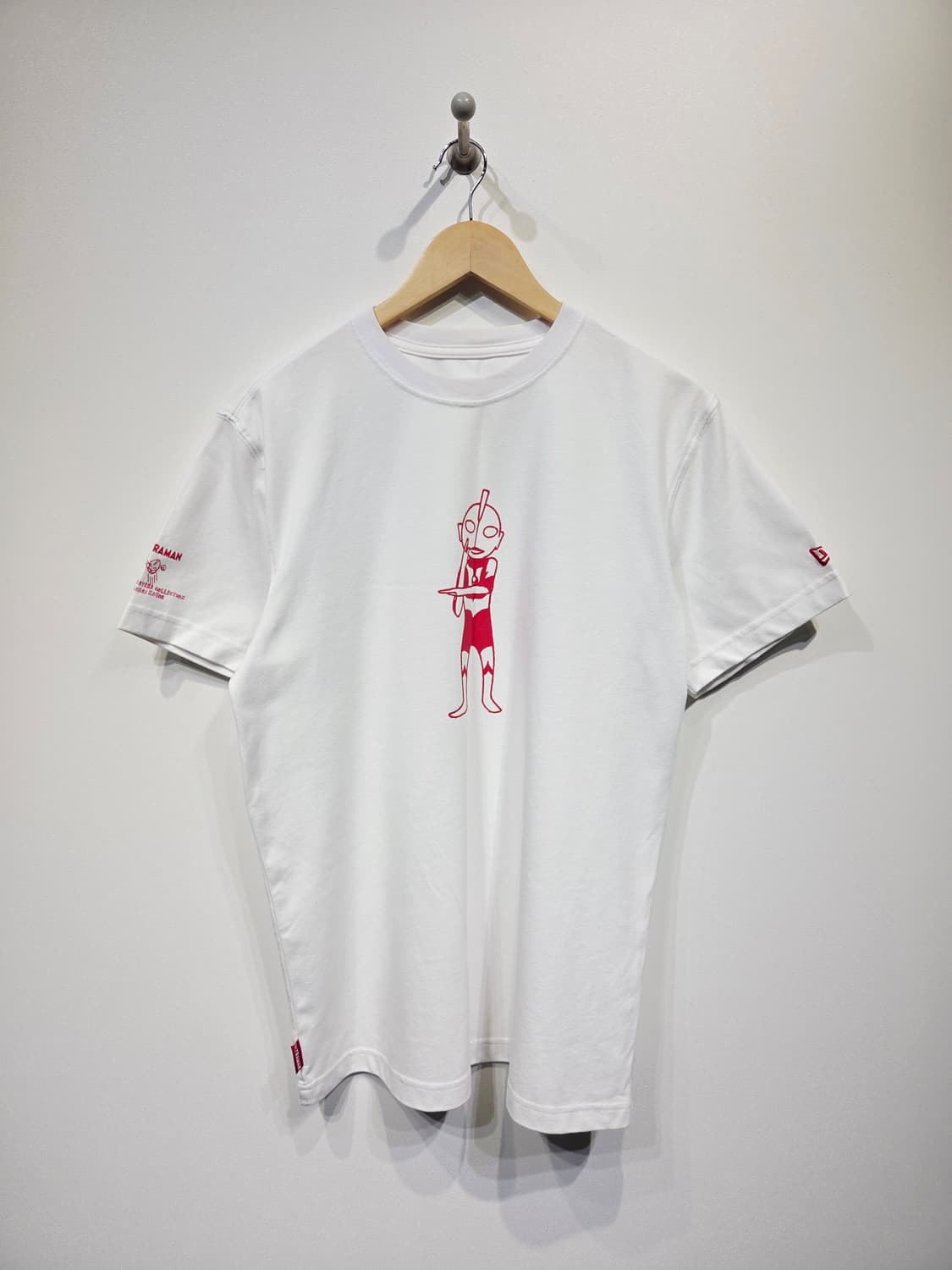 뉴에라 울트라맨 흰색 반팔 티셔츠_100 상품이미지2