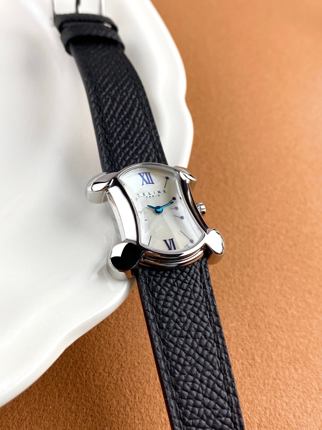 CELINE macadam white shell watch 상품이미지3