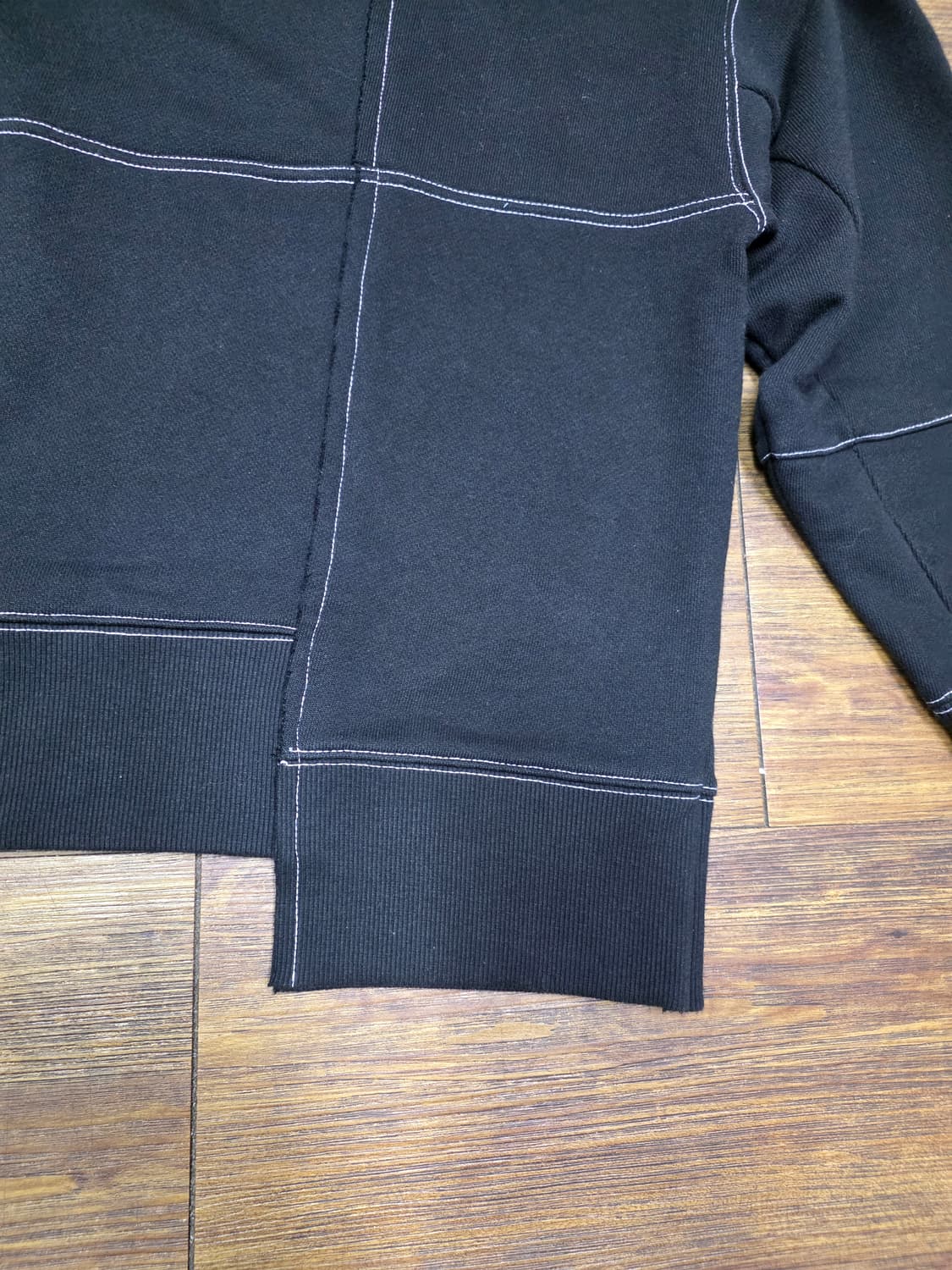 앤더슨벨 언발란스 맨투맨 미사용품  상품이미지2