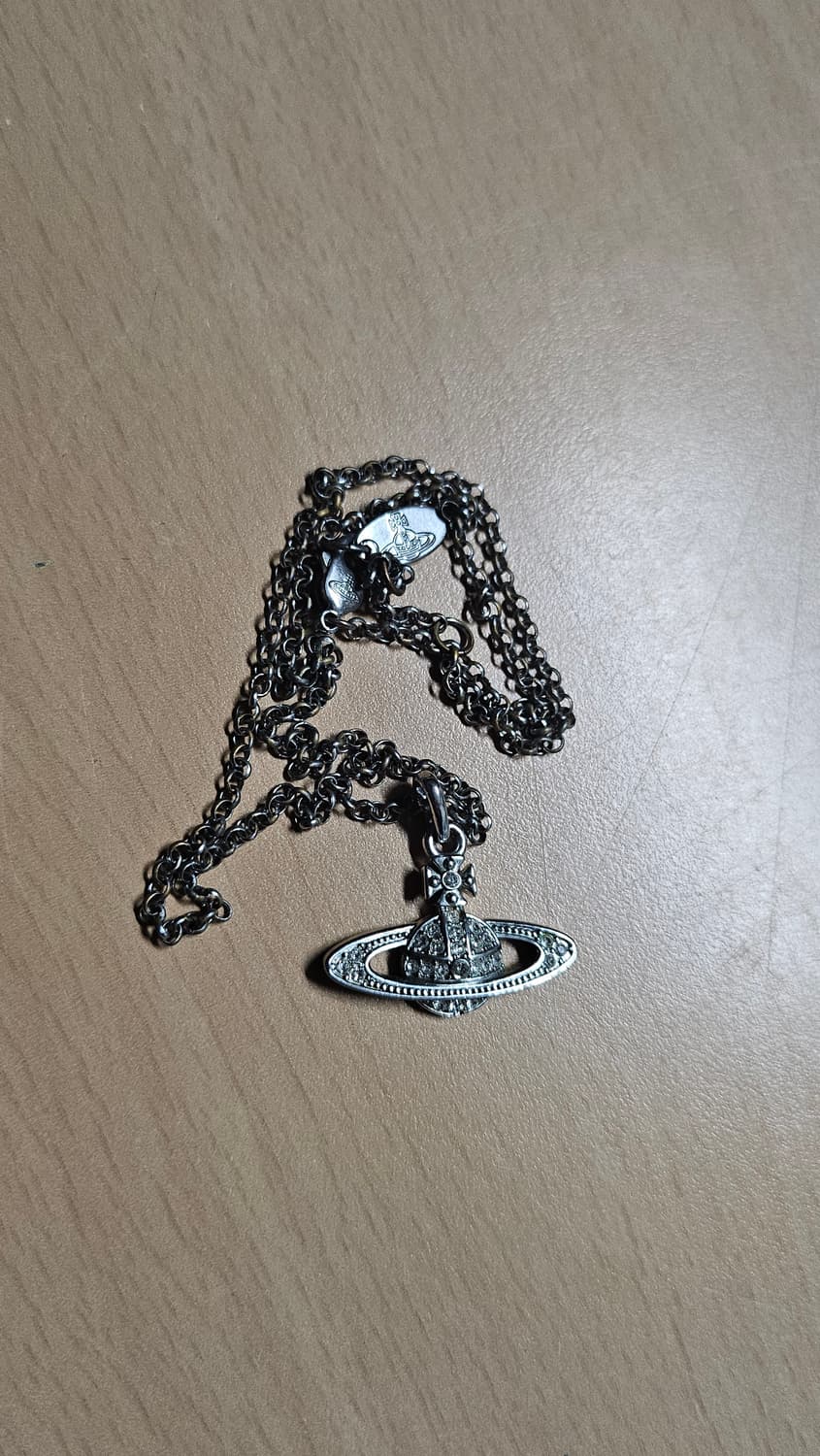 비비안 웨스트우드 미니바스릴리프 펜던트 실버 목걸이 상품이미지2