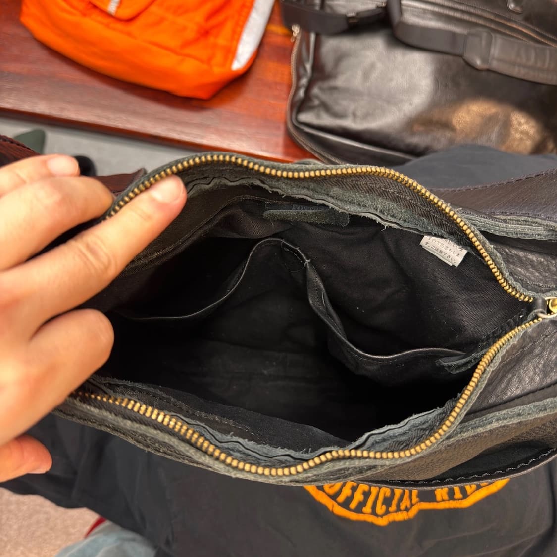 Yoshida Porter Leather Shoulder Bag  상품이미지9