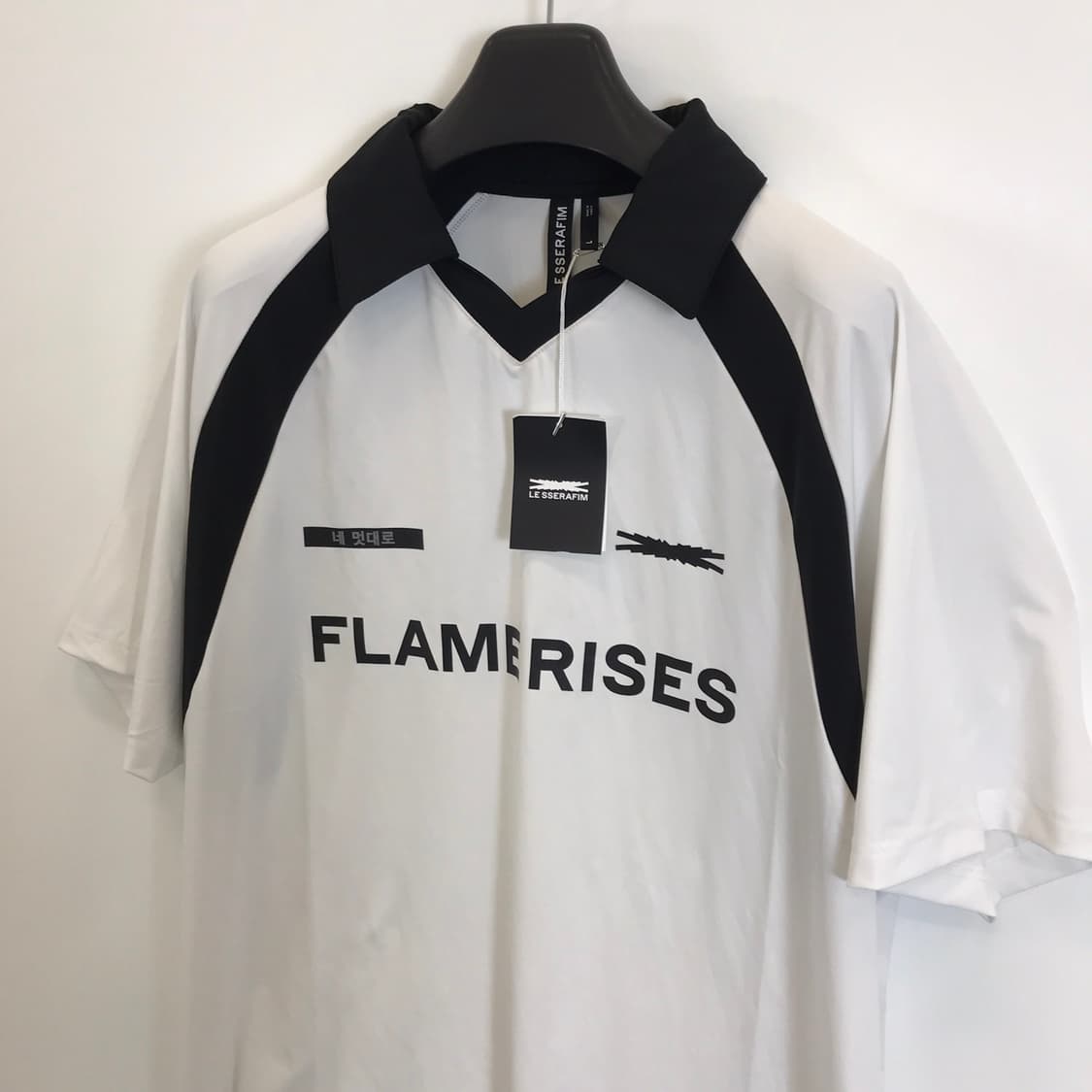 르쎄라핌 FLAME RISES 풋볼져지 굿즈 [S,M,L,XL] 상품이미지2