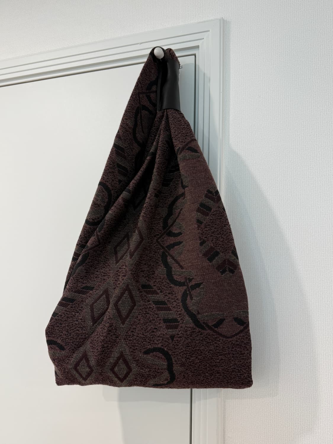 혜인서 트위스티드 숄더백 상품이미지3