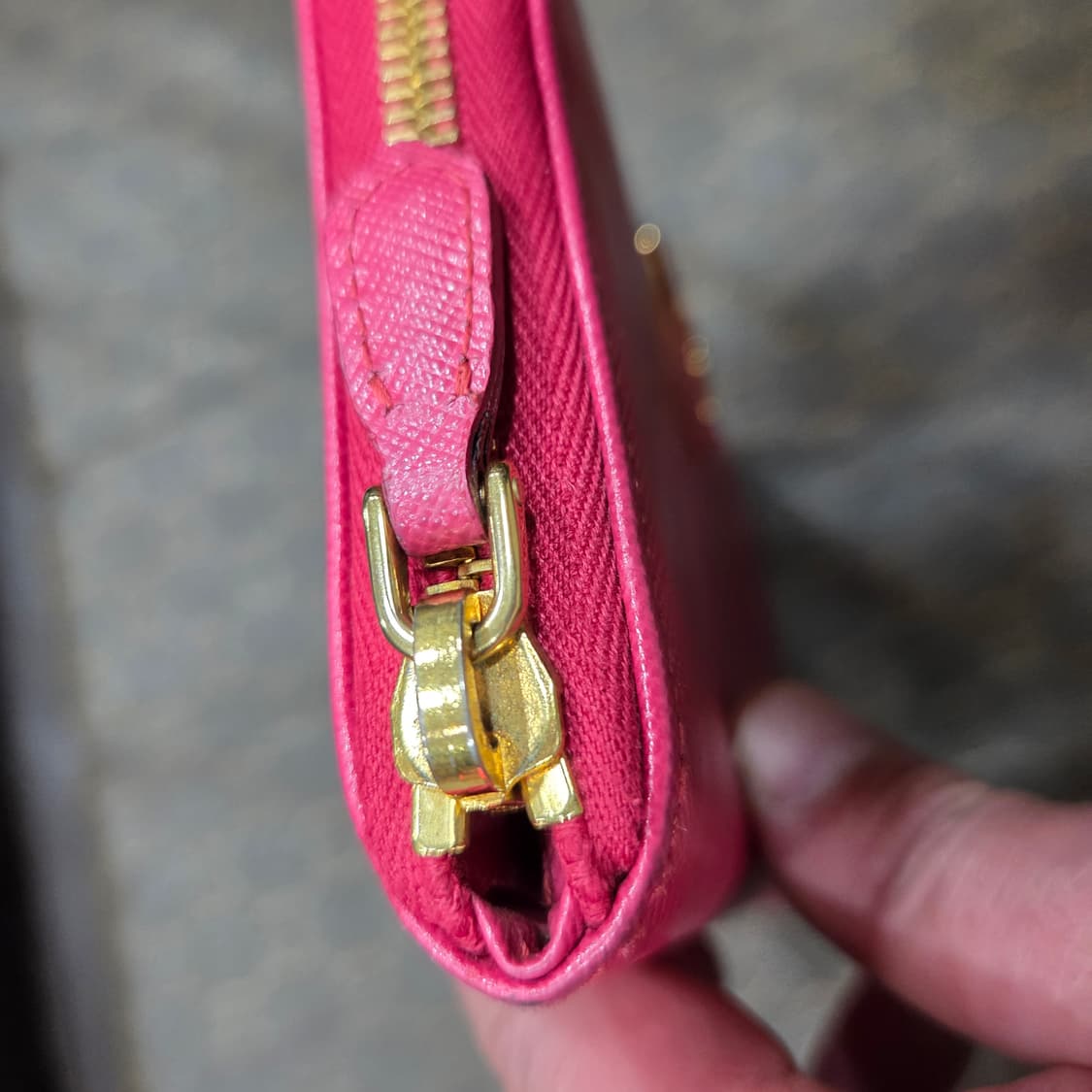 프라다 삼각로고 장지갑 상품이미지3