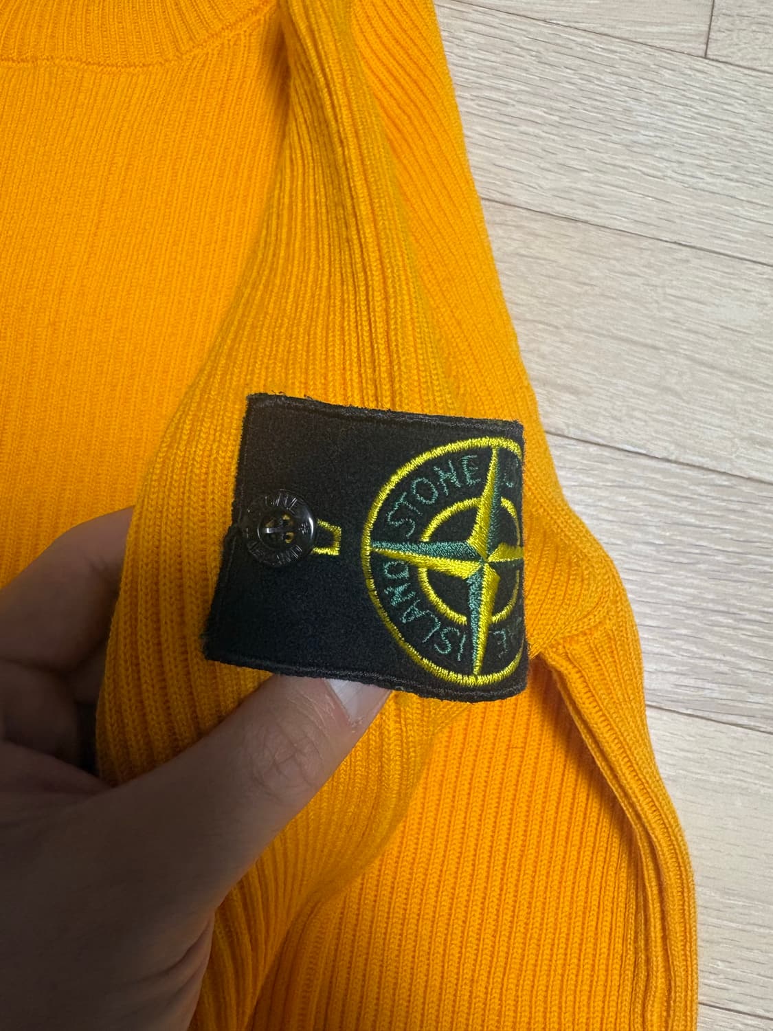스톤아일랜드 귤색 니트 L 상품이미지2