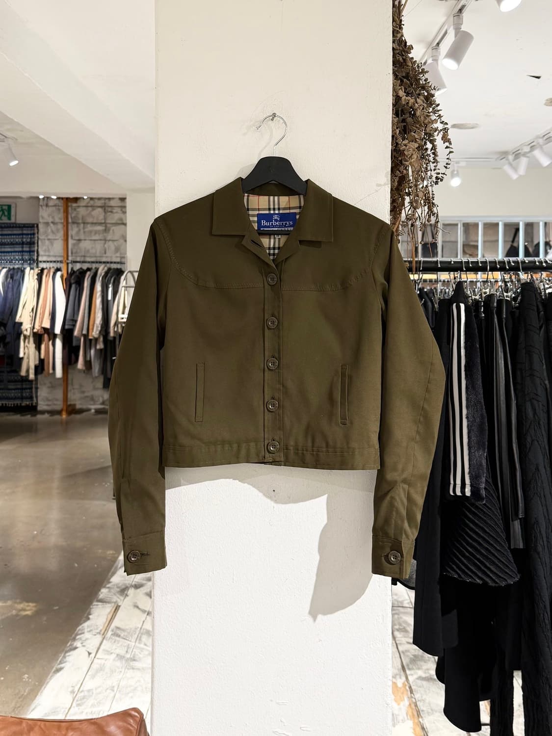 버버리 블루라벨 카키 버튼 크롭 자켓 상품이미지1