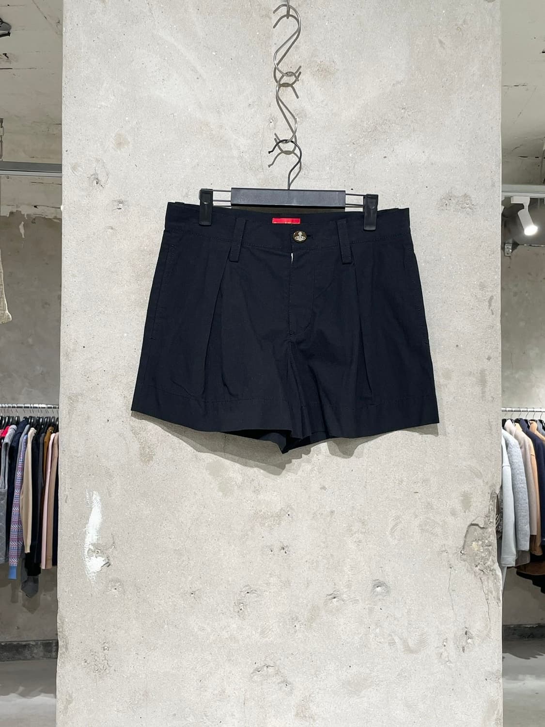 비비안 웨스트우드 레드라벨 블랙 백 포켓 코튼 하프 팬츠 상품이미지1