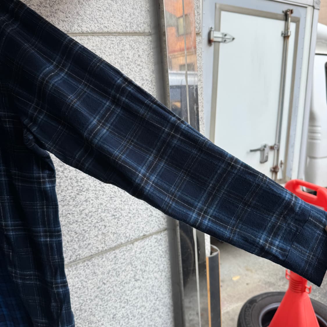 인사일런스 언밸런스 체크 셔츠 상품이미지6