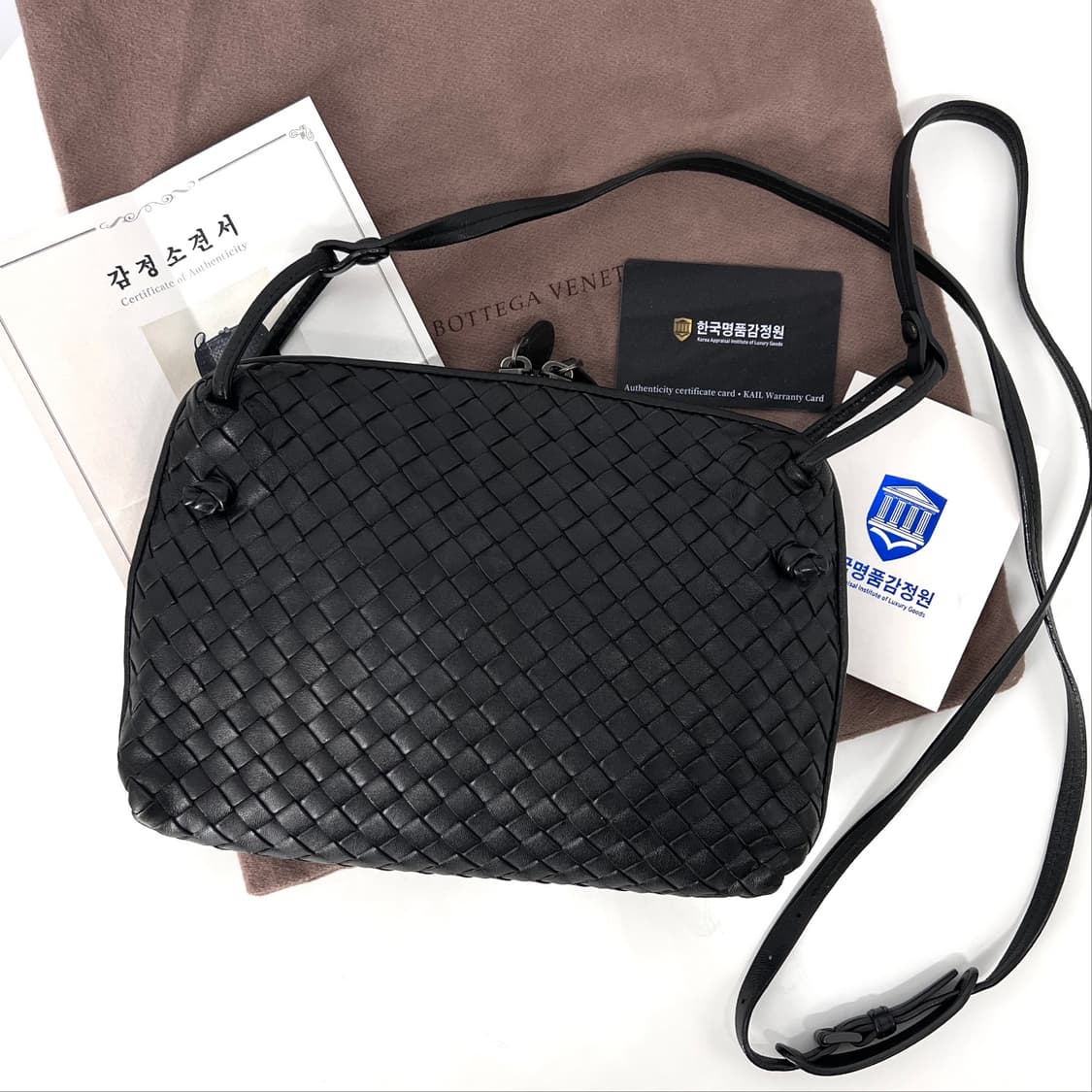 [감정완료] 보테가베네타 인트레치아토 노디니 크로스백 블랙 상품이미지3