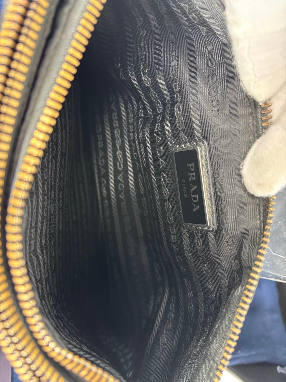 (풀박스/정품)프라다 나일론 삼각로고 크로스백 상품이미지7