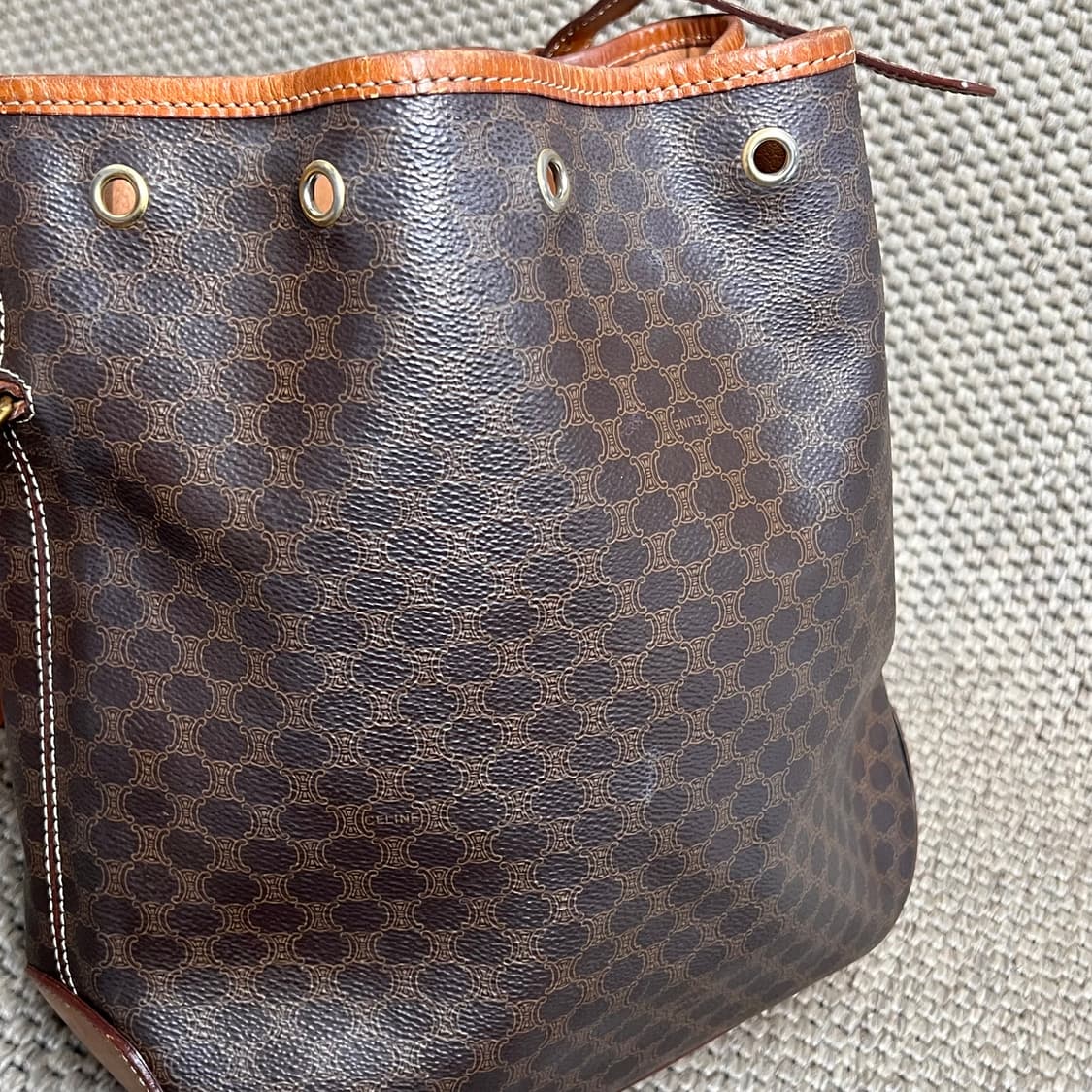 셀린느 마카담 버킷백 상품이미지4