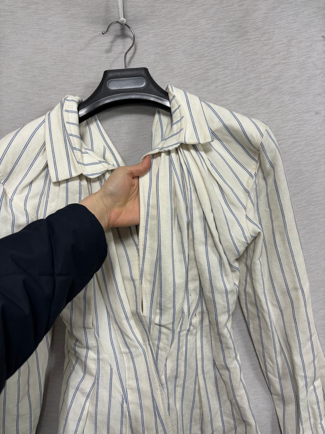 자크뮈스 볼류미너스 숄더 셔츠 36 상품이미지4