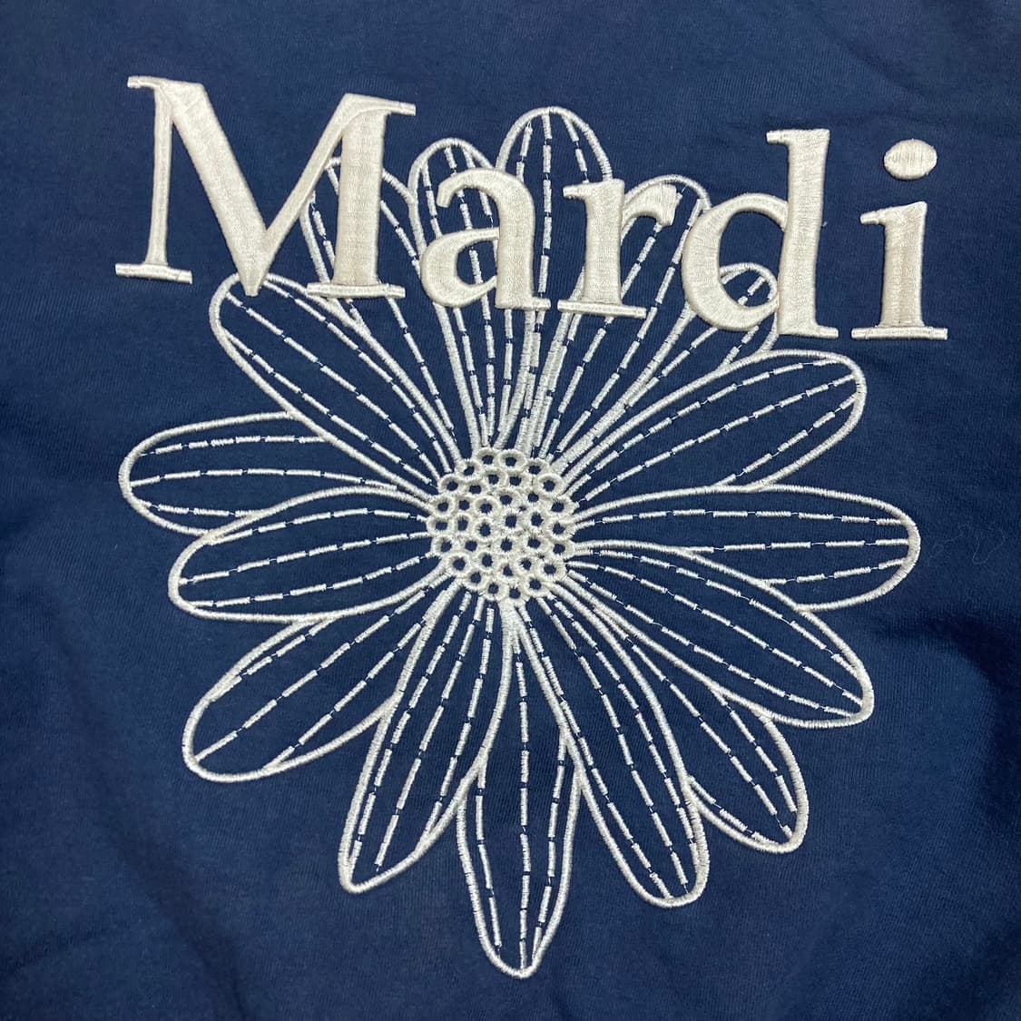 마르디 메크르디 플라워 빅로고 블루 맨투맨 상품이미지2