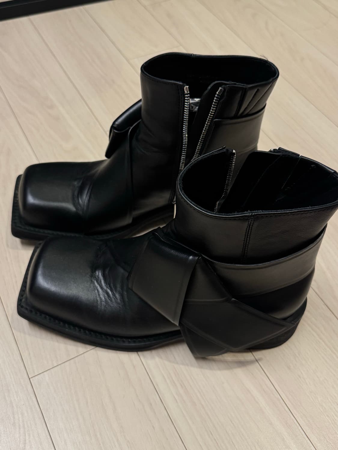 아크네 무수비 부츠 상품이미지3