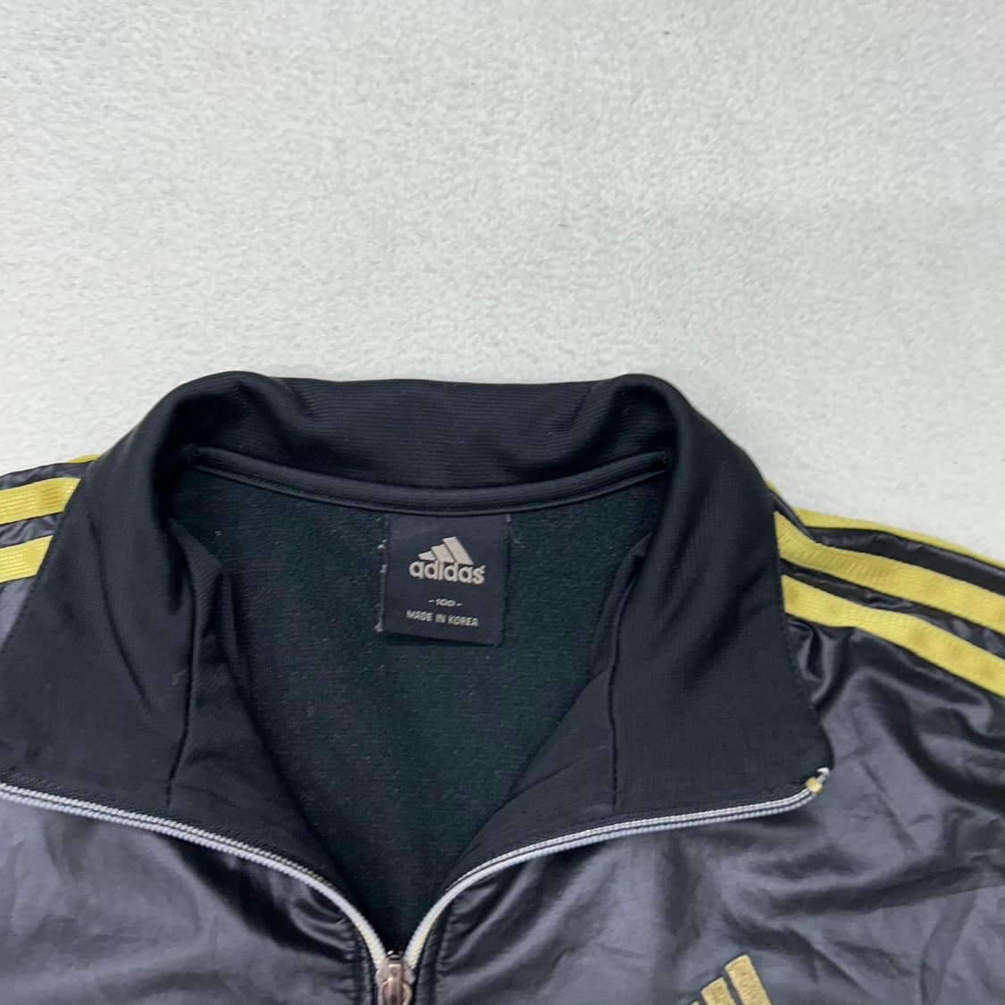 Adidas black & gold jersey 상품이미지6
