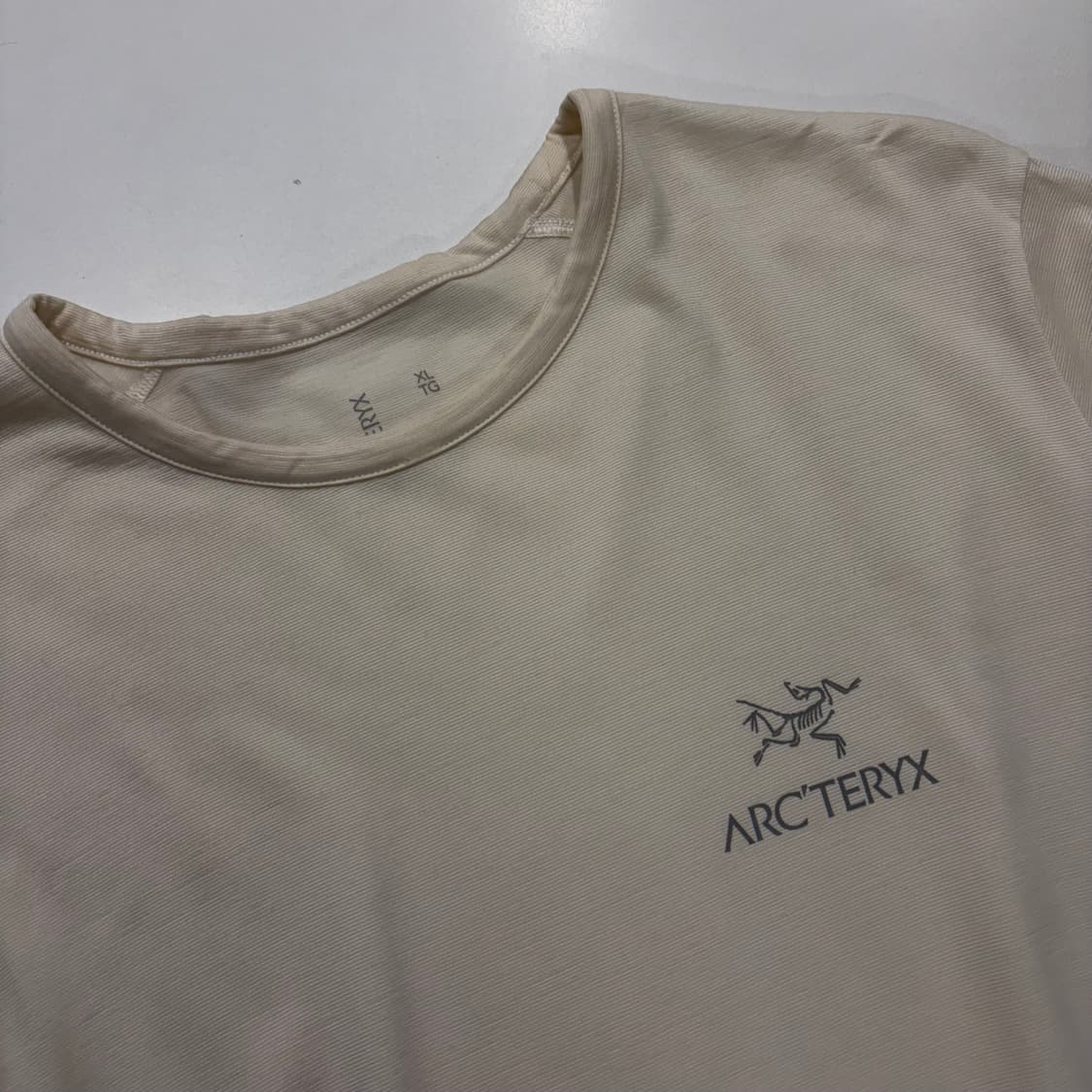 [XL] 아크테릭스 아크로고 엠블럼 반팔 티셔츠 아이보리 D431 상품이미지3