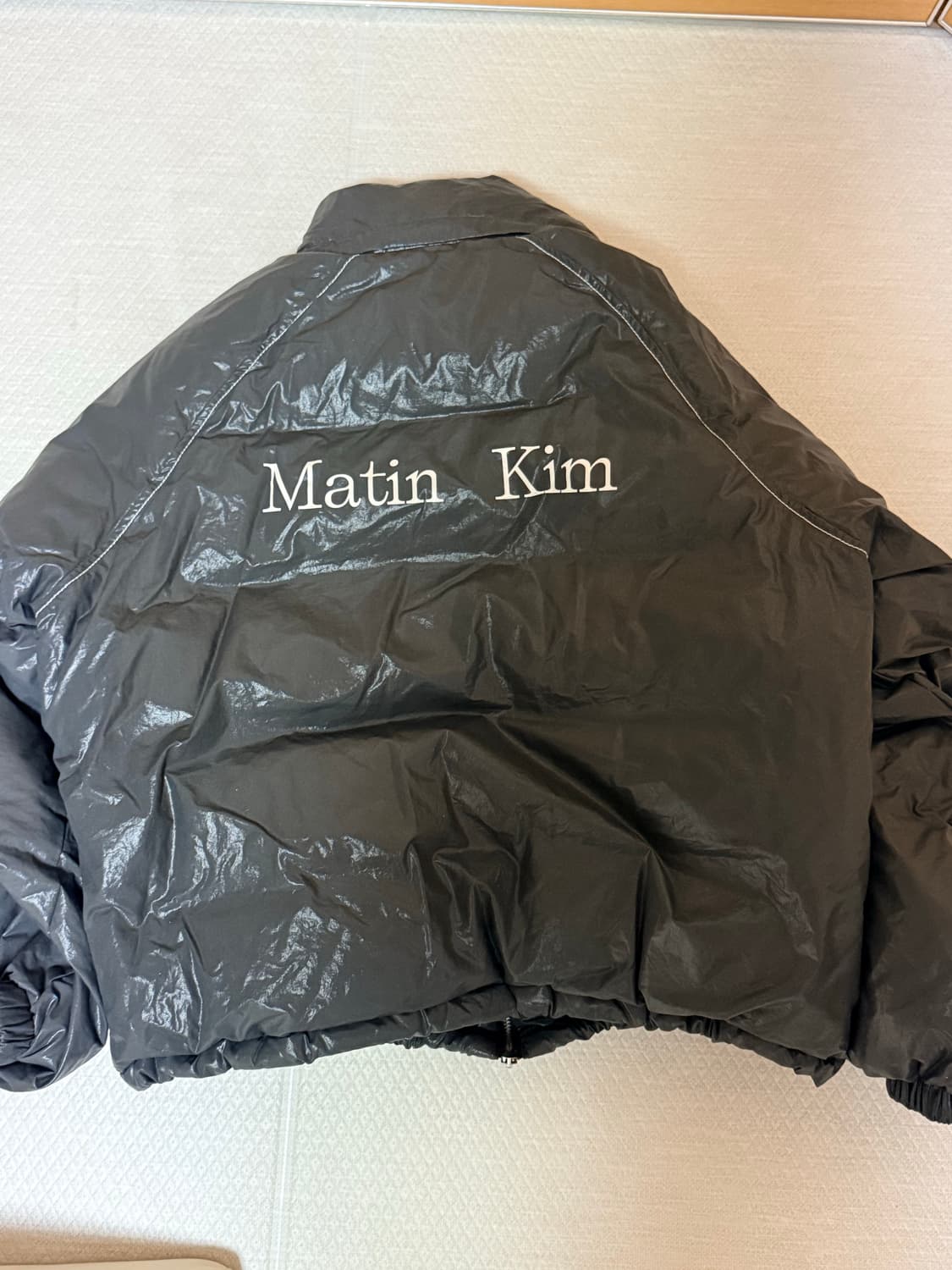마뗑킴 로고 숏패딩 유광 상품이미지4