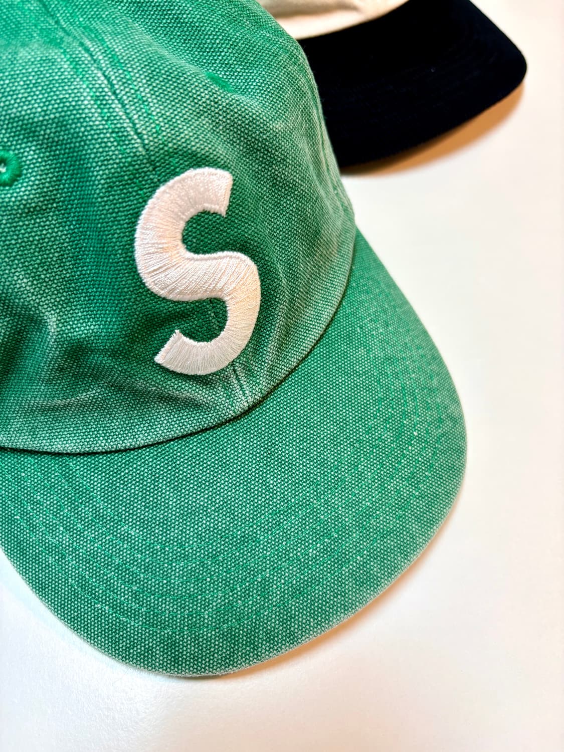 슈프림 피그먼트 S 로고 6-패널 그린 - 24FW 상품이미지3